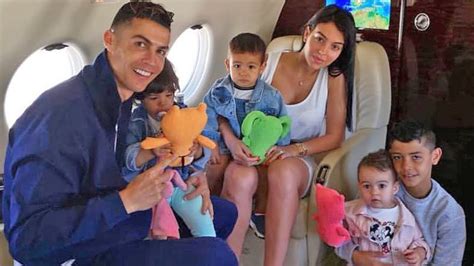 ronaldo and his kids